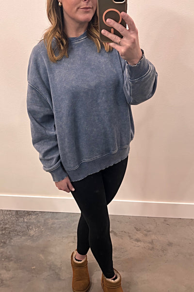 MINERAL WASHED CREWNECK